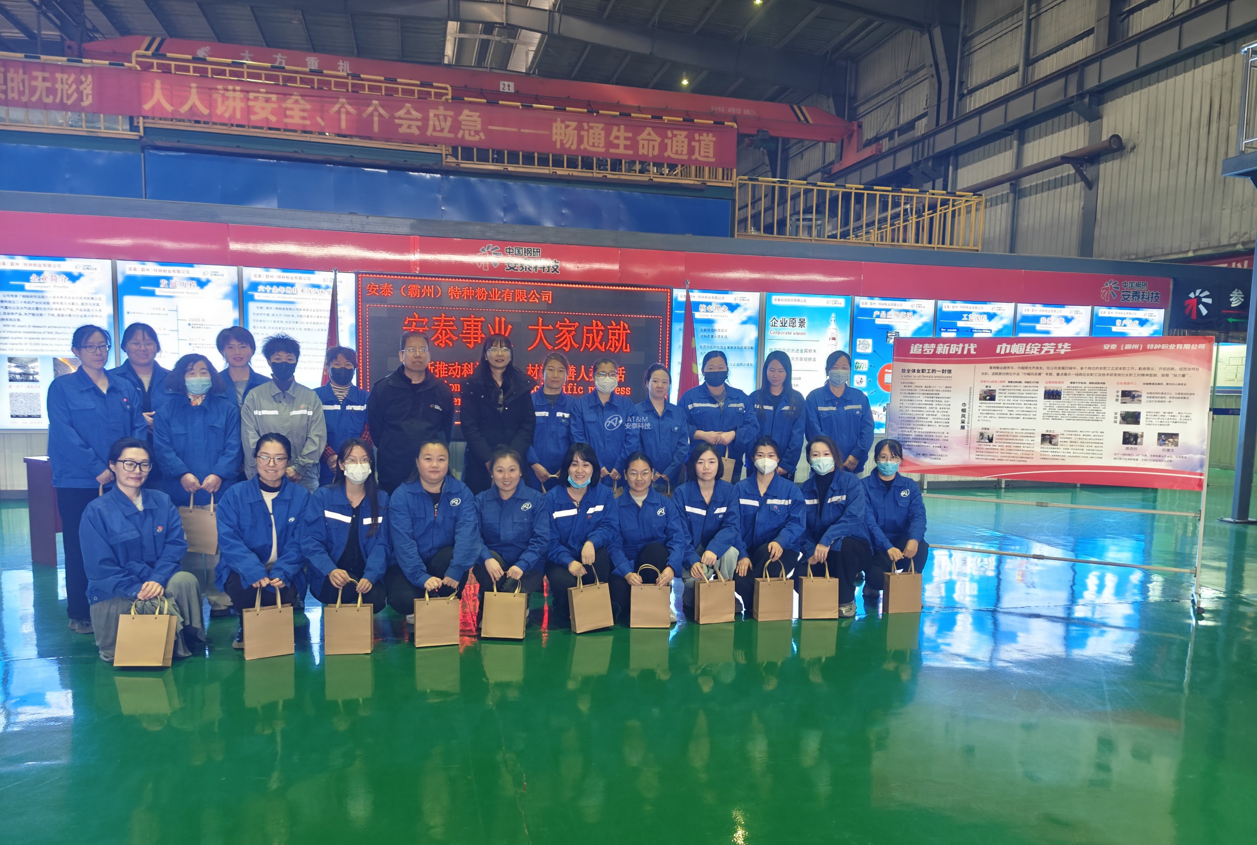 15����̩�ط۸�Ů�ڻ1 (1).jpg